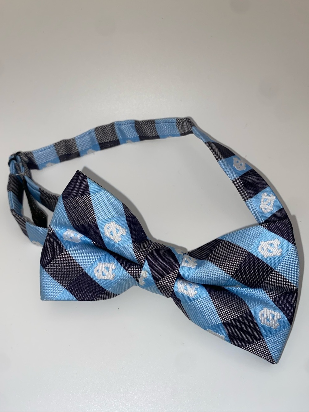 UNC North Carolina Tar Heels Bow Tie Eagles Wings Pre-Tied Adjustable